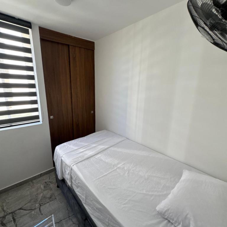 Modern Apartment in Ricaurte - Apartamento de 3 dormitorios - 63