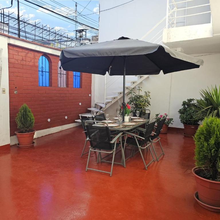 Casa Independiente muy cerca al centro historico - Los Profesionales - Casa de 6 dormitorios - 2