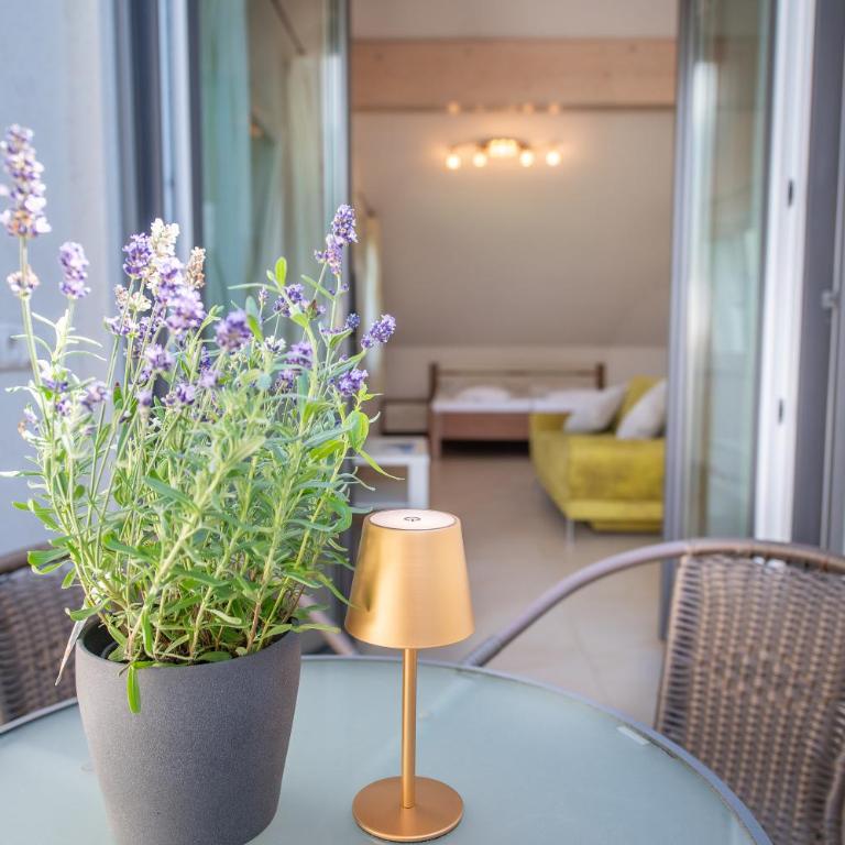 Ferienwohnungen Tollhof - Near Bolzano and castles, with a guest card for families and couples, offering panoramic views - Apartamento Estudio con balcón - 17