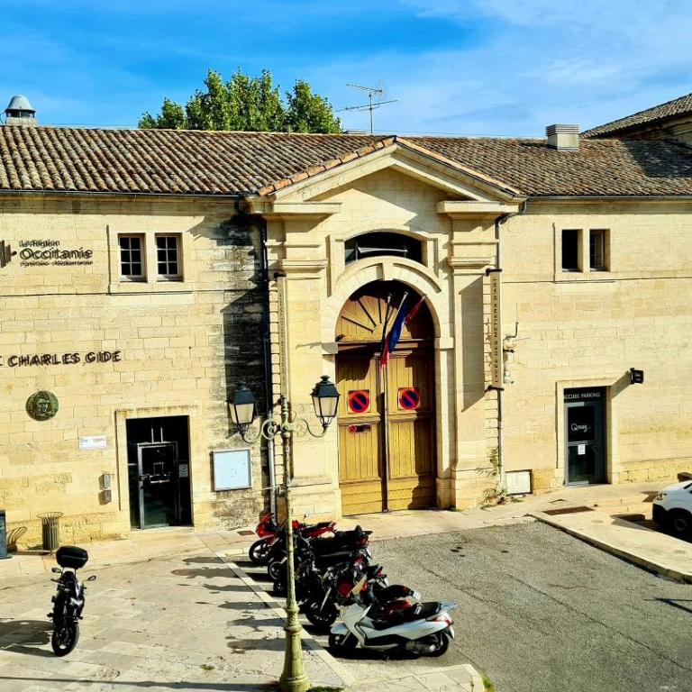 Maison Un air de famille - au coeur d'Uzès avec parking sur réservation - Maison de Ville 2 Chambres - 21