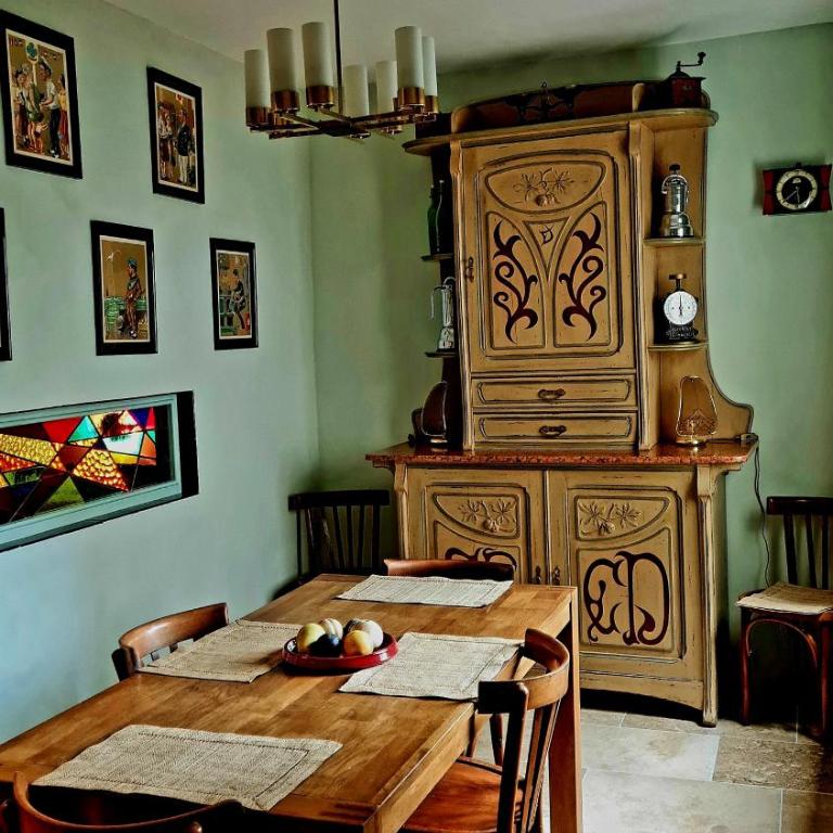 Maison Un air de famille - au coeur d'Uzès avec parking sur réservation - Maison de Ville 2 Chambres - 1