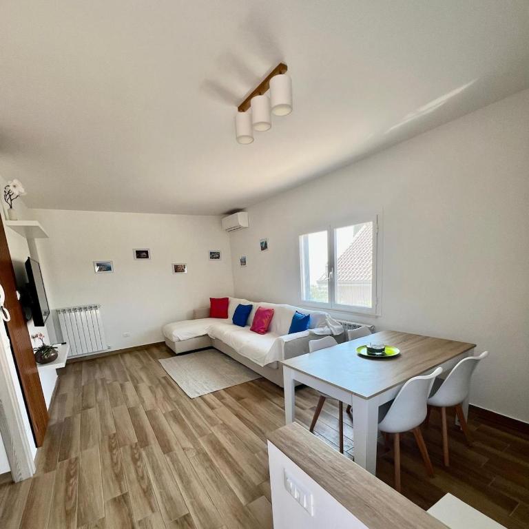 6 minuti dalla spiaggia con patio giardino privato e parcheggio - Two-Bedroom House - 4