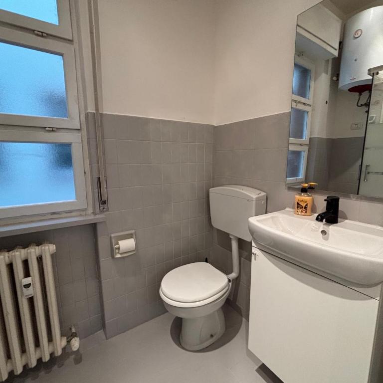 Pentalocale in un elegante palazzo in centro - Premium Apartment mit 3 Schlafzimmern und Balkon - 32