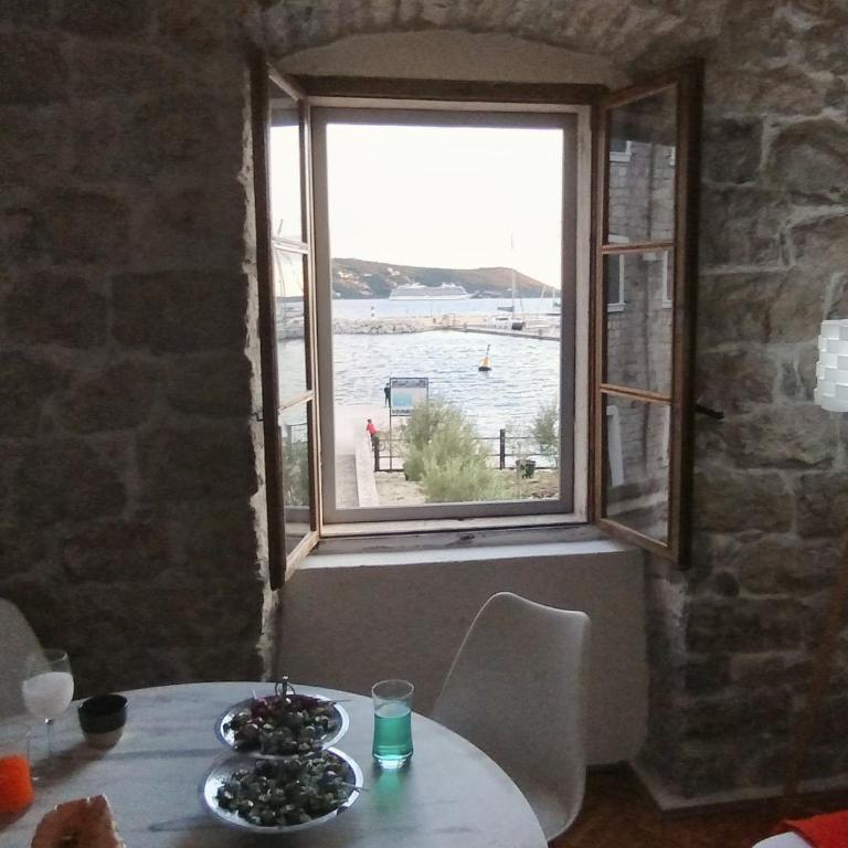 La Rose Blanche 1885 ex LaRos - Apartman sa 2 Spavaće Sobe i Pogledom na More - 1