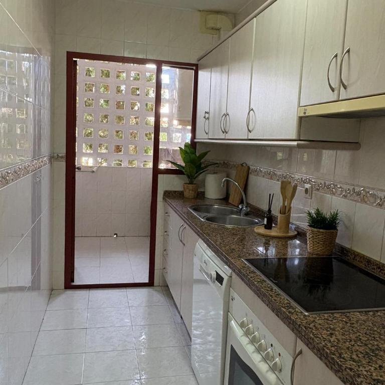 Riviera del Sol Seafront Apartment with Sea View, Terrace, Pool - Apartamento de 2 dormitorios - 13