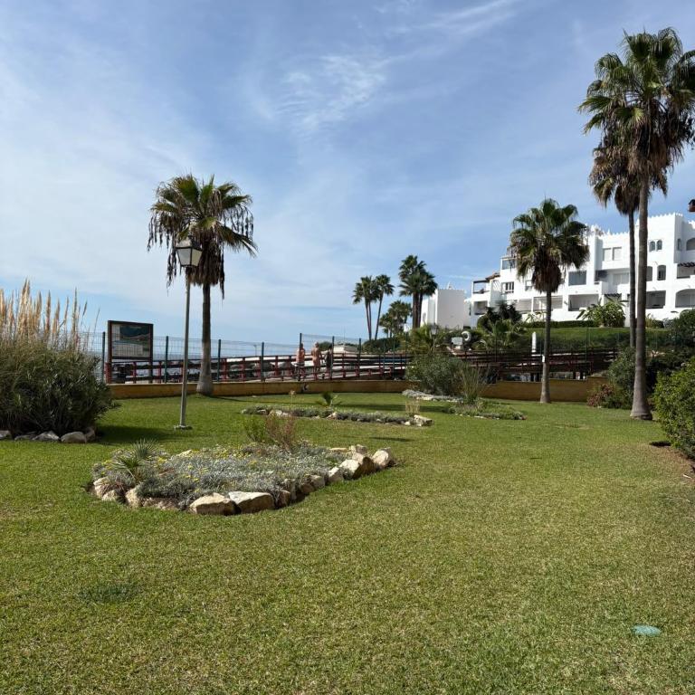 Riviera del Sol Seafront Apartment with Sea View, Terrace, Pool - Apartamento de 2 dormitorios - 28