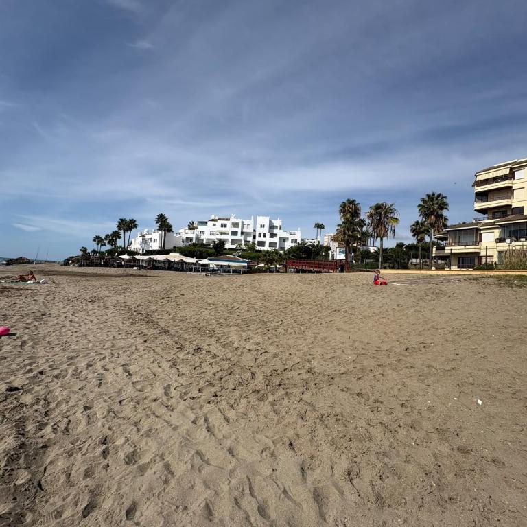 Riviera del Sol Seafront Apartment with Sea View, Terrace, Pool - Apartamento de 2 dormitorios - 26