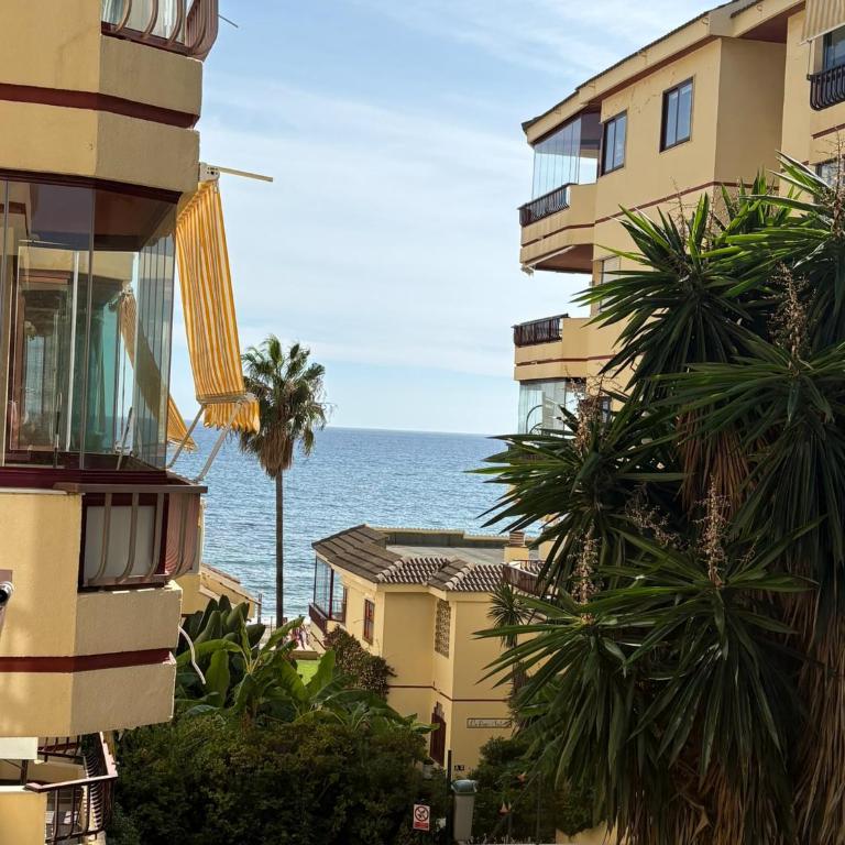 Riviera del Sol Seafront Apartment with Sea View, Terrace, Pool - Apartamento de 2 dormitorios - 16