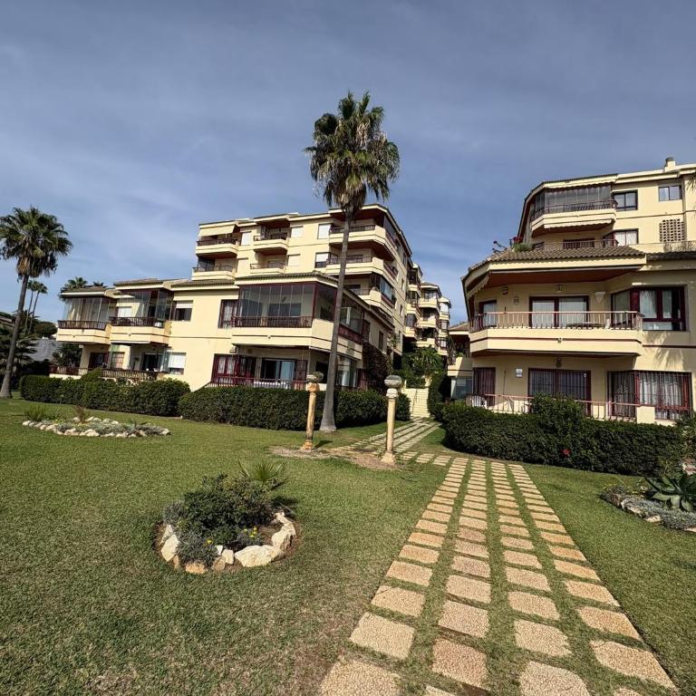 Riviera del Sol Seafront Apartment with Sea View, Terrace, Pool - Apartamento de 2 dormitorios - 24