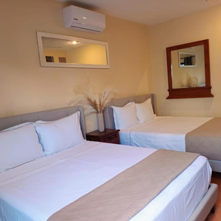 Caribbean Family Escape 2BR Close 5th av and Beach Rooftop hotel - Apartamento de 2 dormitorios con balcón - 21