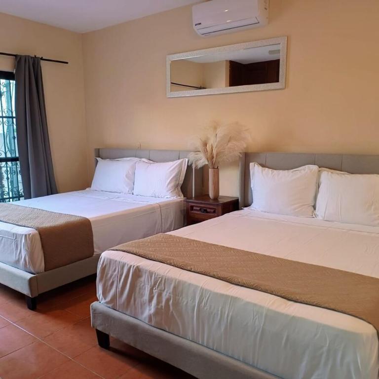 Caribbean Family Escape 2BR Close 5th av and Beach Rooftop hotel - Apartamento de 2 dormitorios con balcón - 28