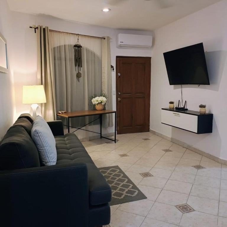 Caribbean Family Escape 2BR Close 5th av and Beach Rooftop hotel - Apartamento de 2 dormitorios con balcón - 30