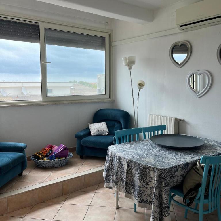 Casa di Alex - Accogliente appartamento ultimo piano vista mare - Apartment mit 2 Schlafzimmern und Aussicht - 3