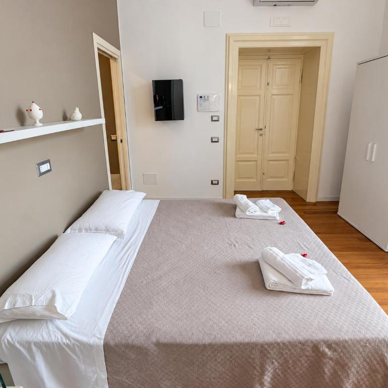 Lo Schiaccianoci B&B - Zimmer mit Kingsize-Bett und Balkon - 8
