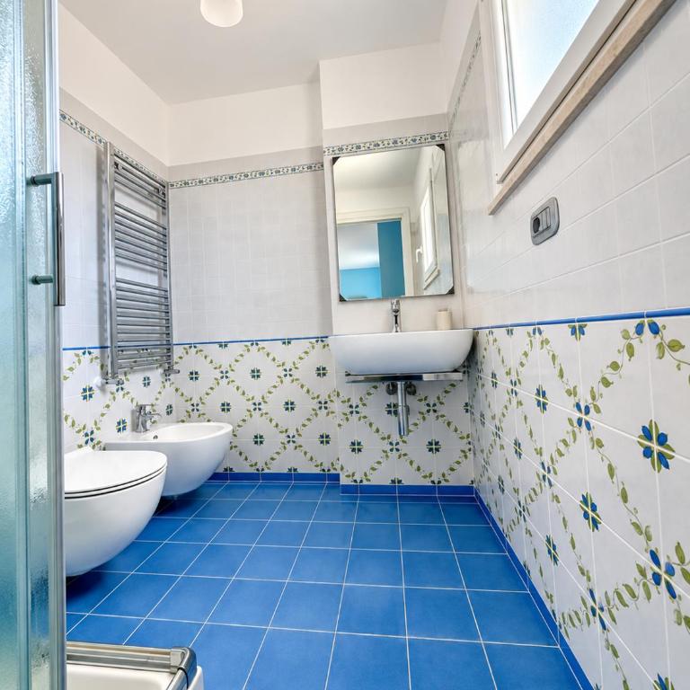 SIGIS HOUSE - Independent Apartment Sea View - Three-Bedroom Apartment - 9