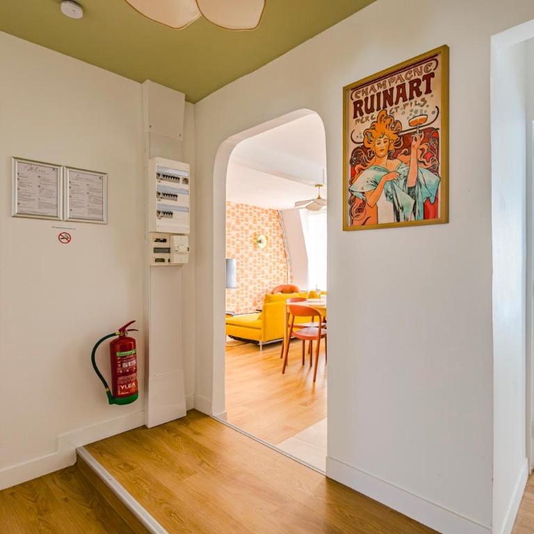 Le Bonbon - 8 couchages - Cœur de Reims - Three-Bedroom Premium Apartment - 21