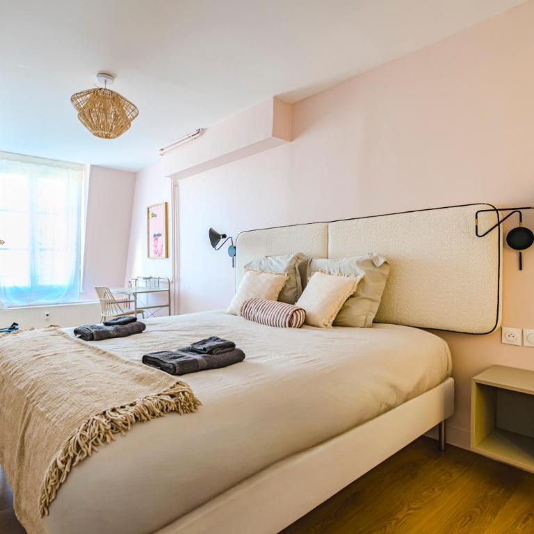 Le Bonbon - 8 couchages - Cœur de Reims - Three-Bedroom Premium Apartment - 22