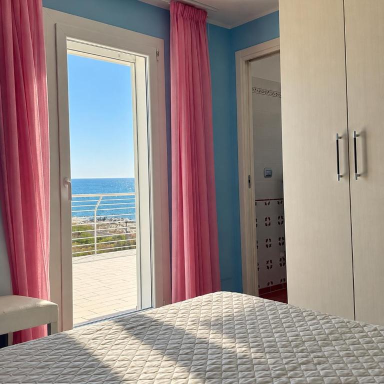 SIGIS HOUSE - Independent Apartment Sea View - Three-Bedroom Apartment - 11