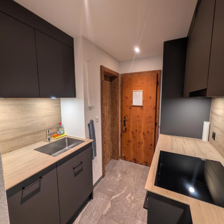 Uletsch Camp - Studio mit Balkon - 9