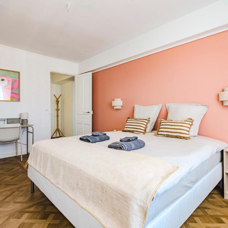 La Pivoine - 8 couchages - Cœur de Reims - Three-Bedroom Premium Apartment - 9