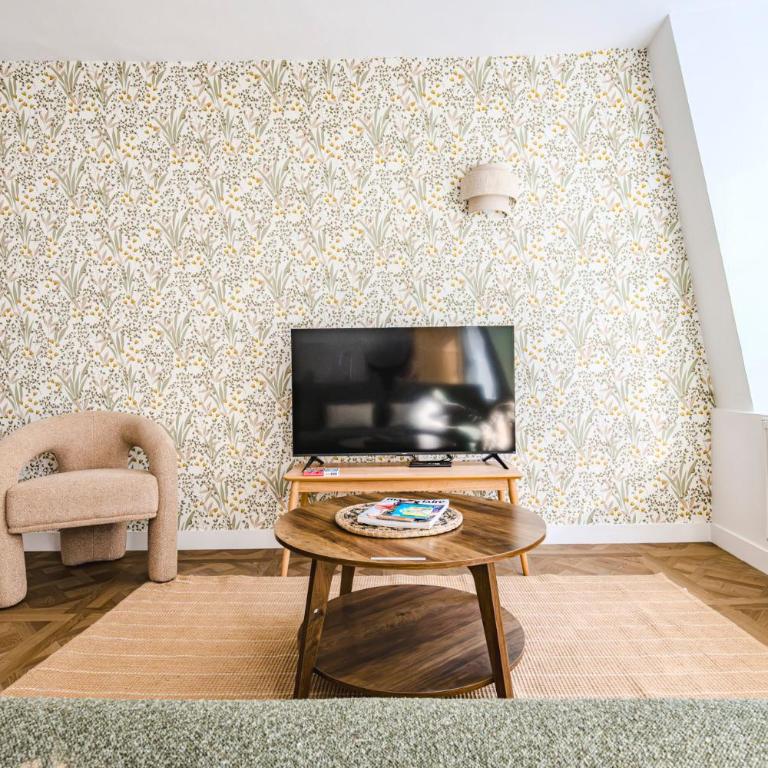 La Pivoine - 8 couchages - Cœur de Reims - Three-Bedroom Premium Apartment - 8