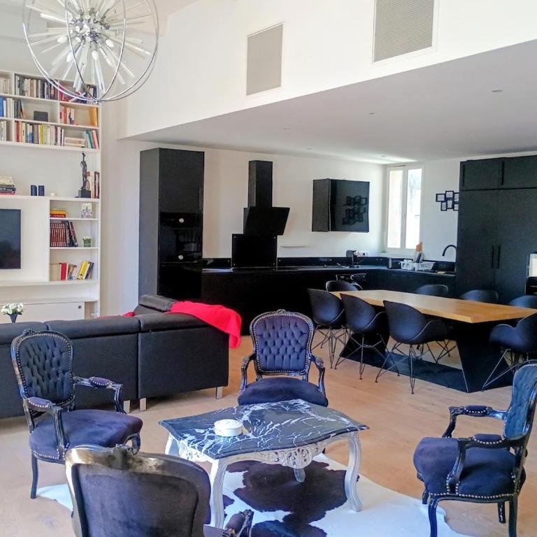Élégant Duplex centre parking climatisé - Appartement 3 Chambres - 22