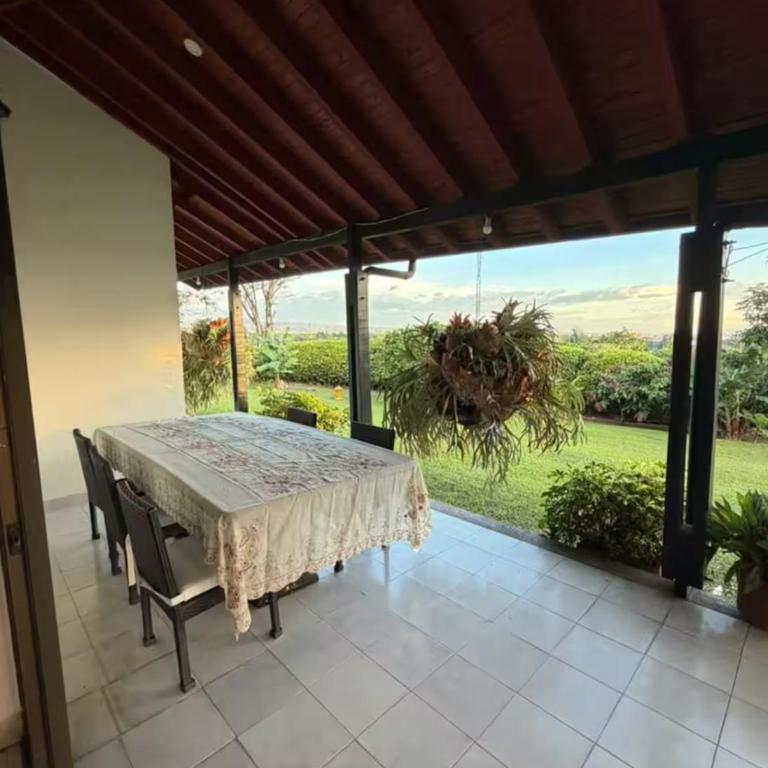 Finca en pereira con piscina y cancha de futbol - Villa - 20