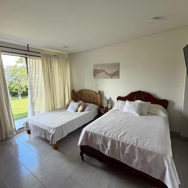 Finca en pereira con piscina y cancha de futbol - Villa - 14