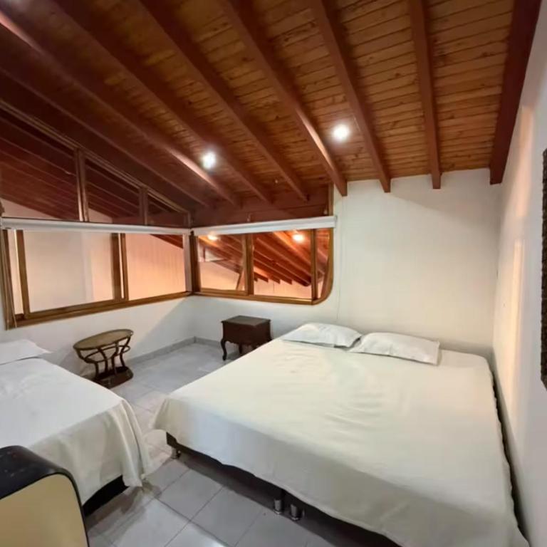 Finca en pereira con piscina y cancha de futbol - Villa - 22