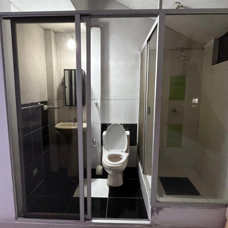 Habitación con baño propio - One-Bedroom Apartment - 2