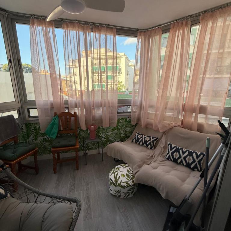 2bed apt close to torremolinos station and beach - Apartment mit 1 Schlafzimmer - 1
