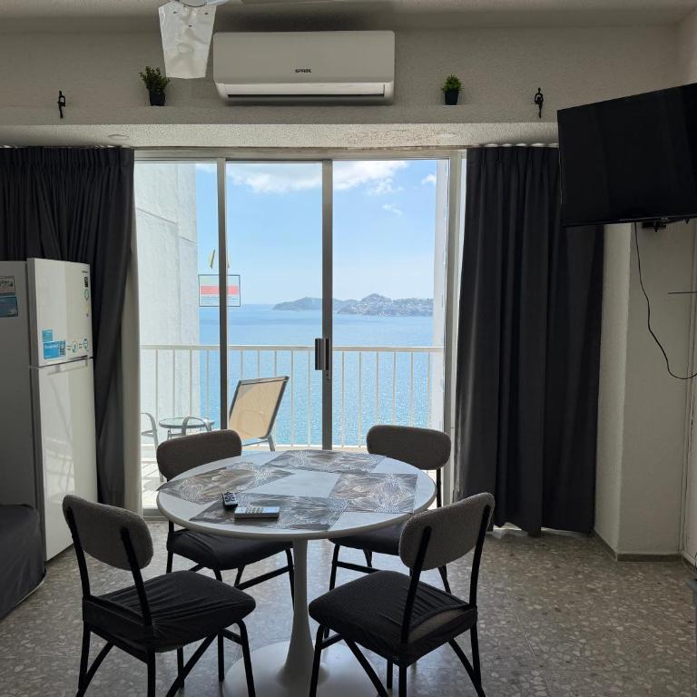 Acapulco Suite LyS Torres Gemelas - Suite Familiar - 3