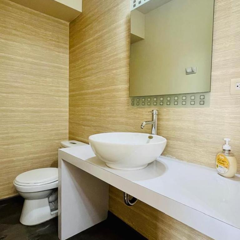 Hermoso, Piso 18 lindas vistas y full equipado - Apartamento de 3 dormitorios - 8