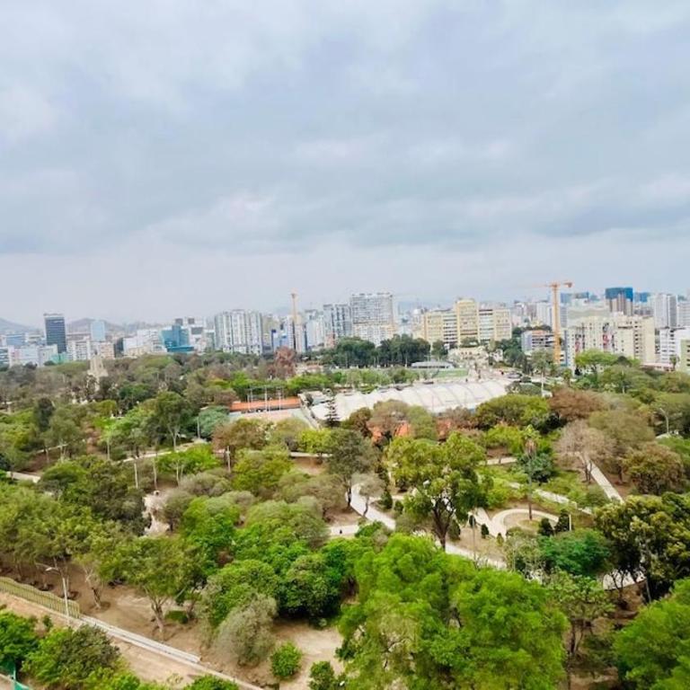 Hermoso, Piso 18 lindas vistas y full equipado - Apartamento de 3 dormitorios - 9