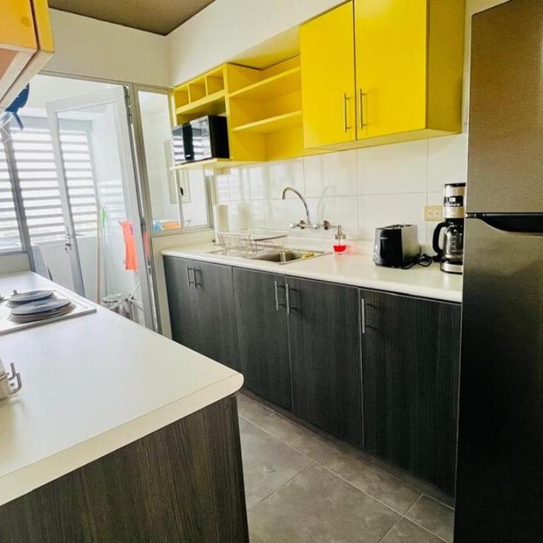 Hermoso, Piso 18 lindas vistas y full equipado - Apartamento de 3 dormitorios - 10