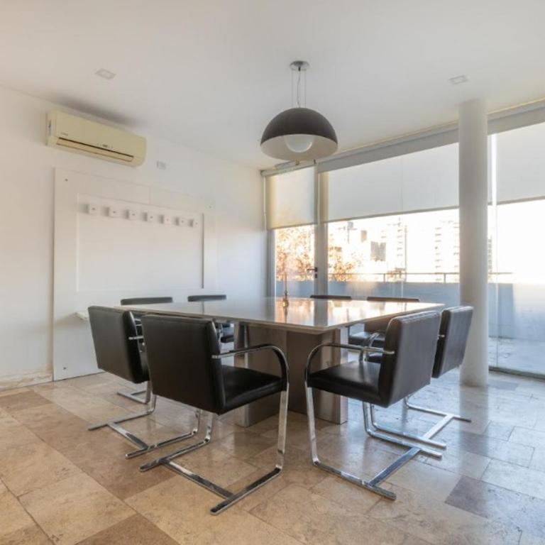 Ideal para ejecutivos con sala de conferencias y cochera - Apartamento de 1 dormitorio - 26