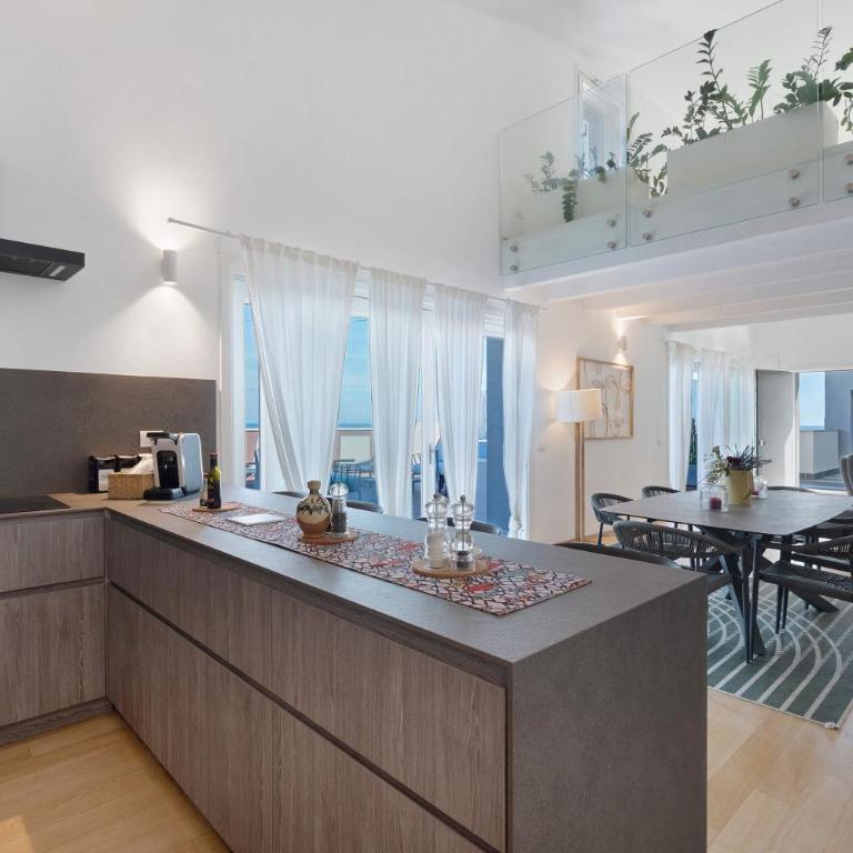 Luxury terrazza - Appartamento Deluxe con 2 Camere da Letto e Vista Oceano - 9
