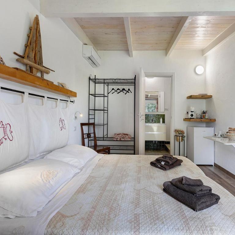 Casa Pito Pito - One-Bedroom Apartment with Garden View - 11