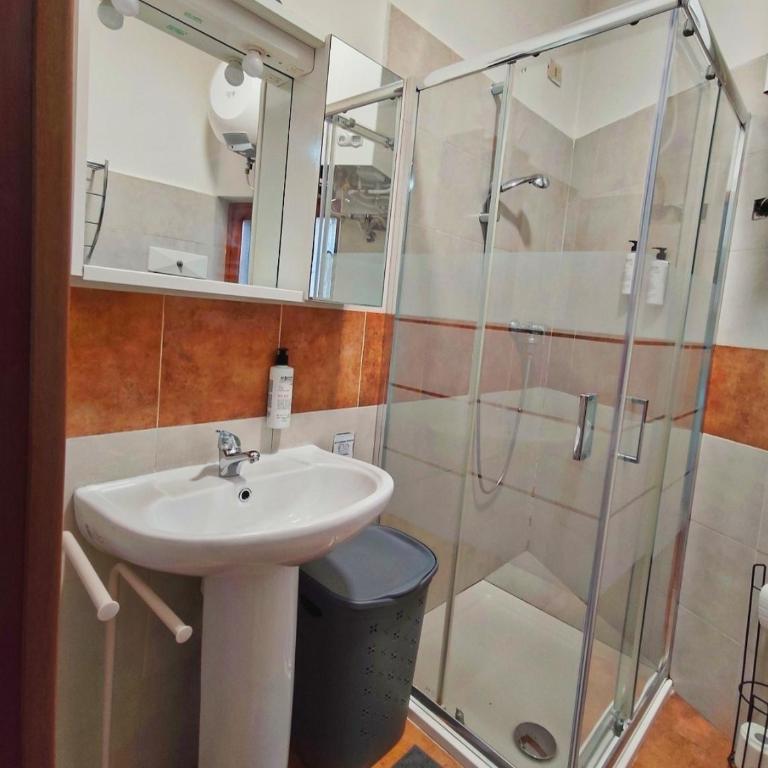 Garda Lake Stay - One-Bedroom Apartment - 9