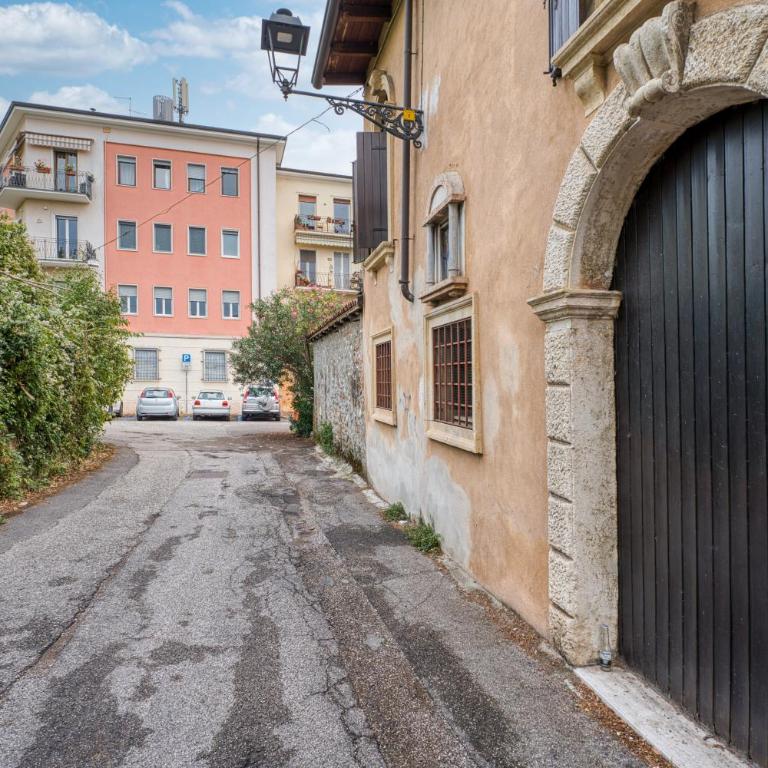 Suite il Vescovo Moro - Superior One-Bedroom Apartment with Balcony - 52