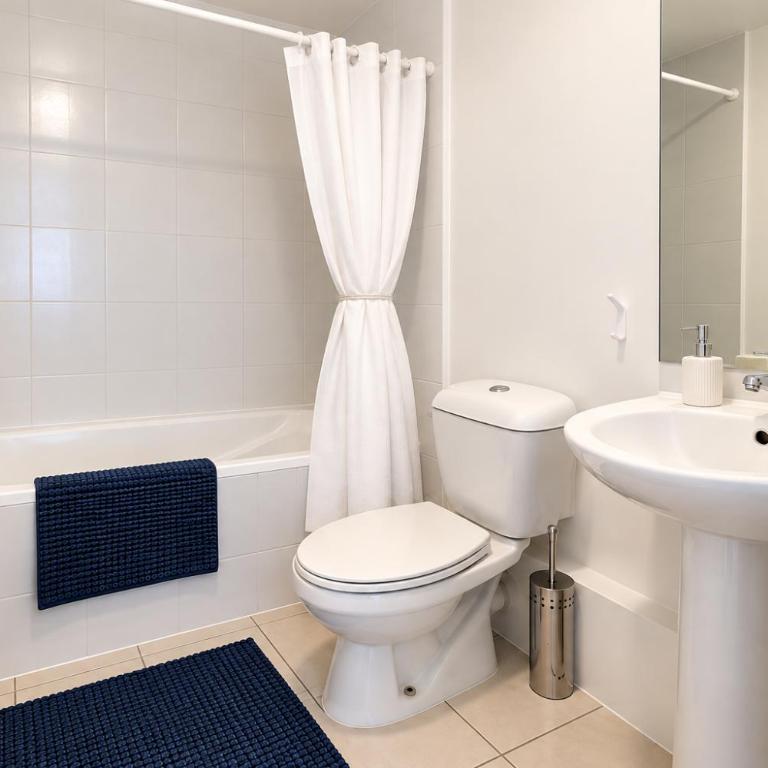Movistar Arena 18, Estadio Nacional, 7 personas, 3 dormitorios para máxima privacidad, cocina completamente equipada, mallas de seguridad nuevas, parking de arriendo - One-Bedroom Apartment - 5