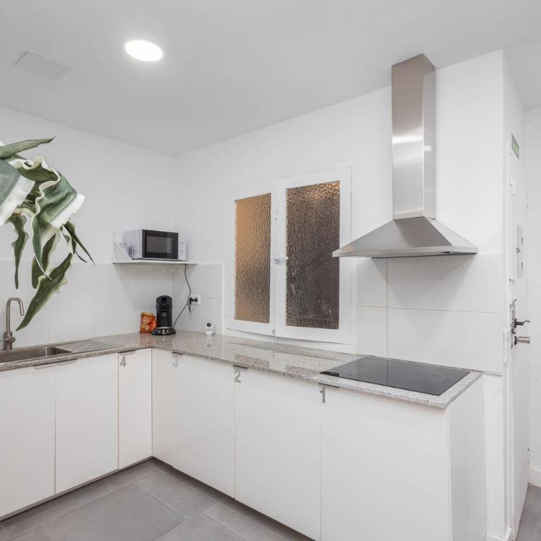 Mol Terrace 14 Guests, 9 En-Suite Bathroom with Fridge and TV - Casa - 3