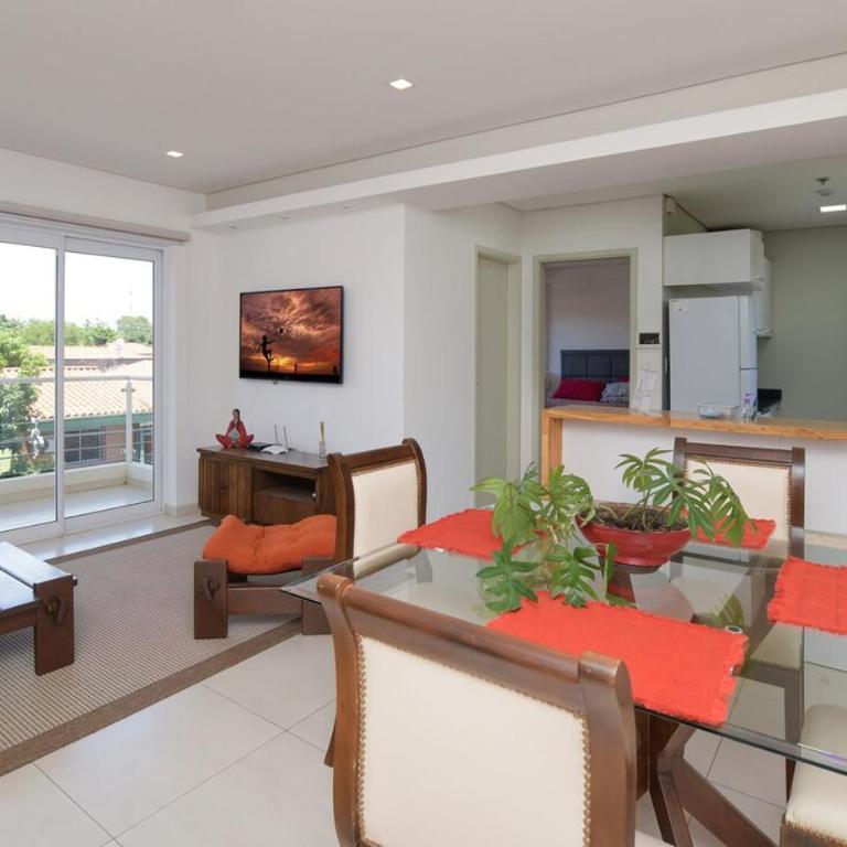 Urban One BR with Outdoor Pool Easy City Access - Apartment - 3