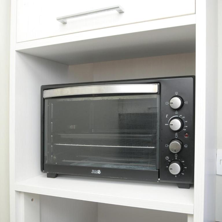 Urban One BR with Outdoor Pool Easy City Access - Apartment - 23