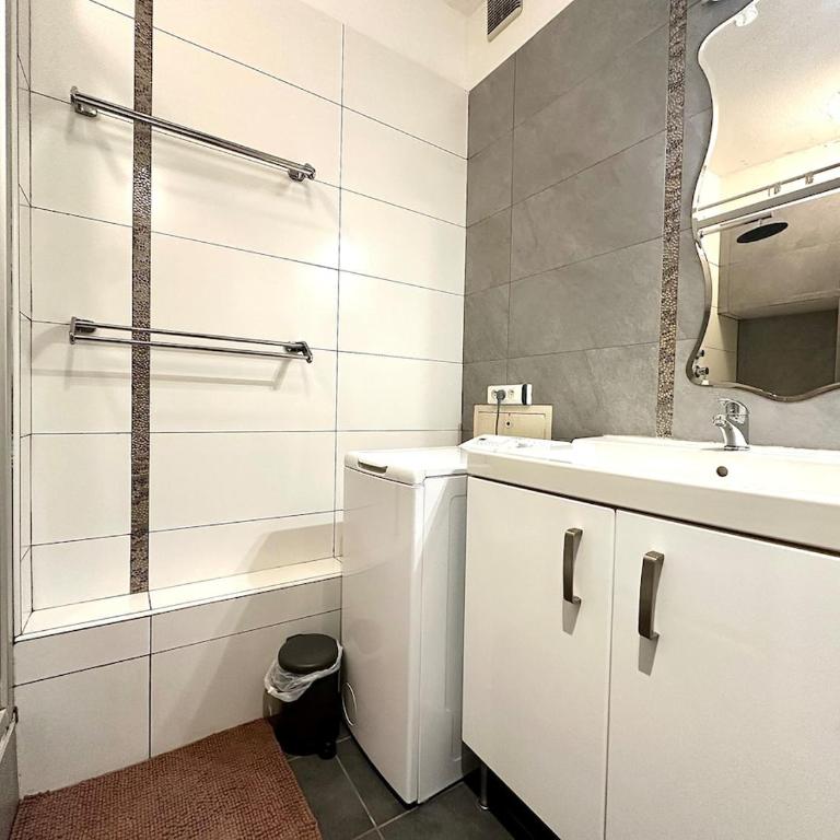 La suite rouge de la cathédrale, hyper centre proche gare - Appartement 1 Chambre - 3
