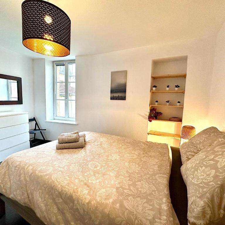 La suite rouge de la cathédrale, hyper centre proche gare - Appartement 1 Chambre - 25