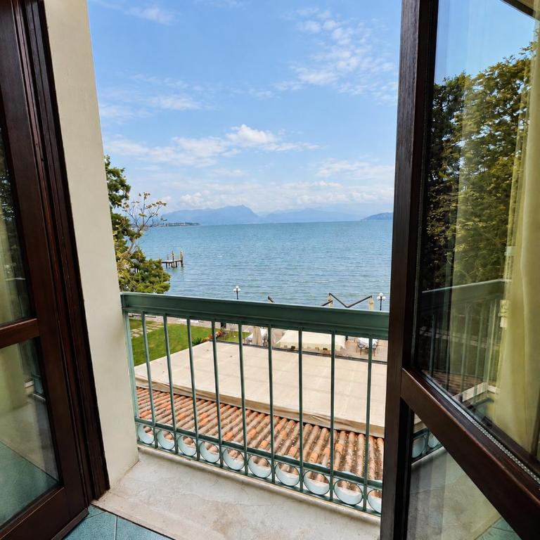 Hotel Lugana Parco Al Lago - Camera Matrimoniale Superior con Vista Lago - 1