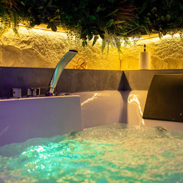 ELEMENT Suite&Spa - Suite King con Vasca Idromassaggio - 48