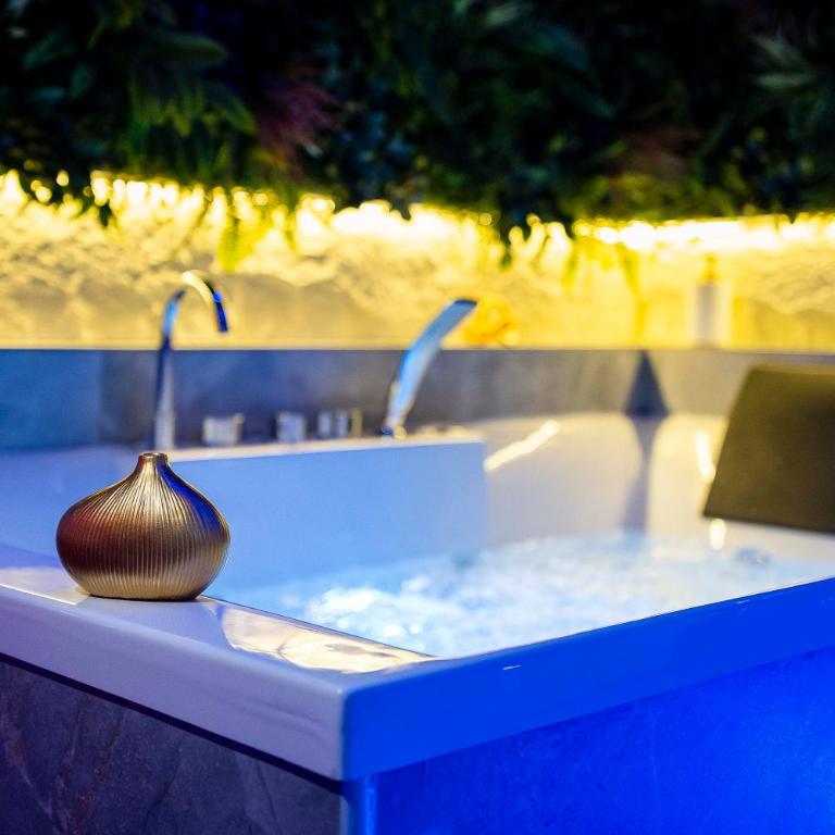 ELEMENT Suite&Spa - Suite King con Vasca Idromassaggio - 62