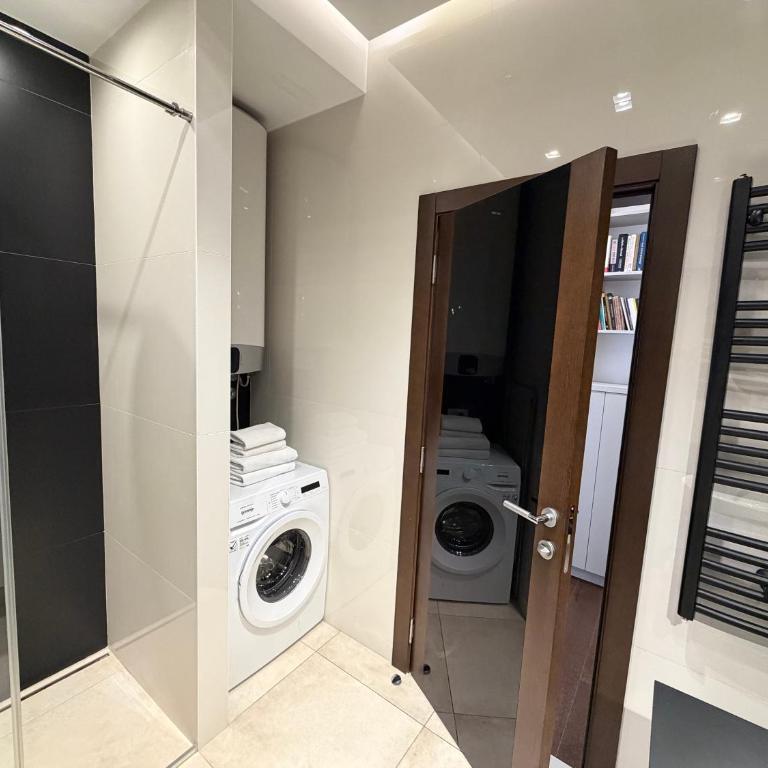 Manjez Park Luxury Residence - One-Bedroom Apartment - 13